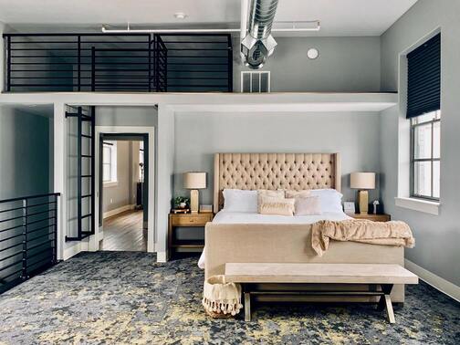 suite contemporaine avec lit double et mezzanine